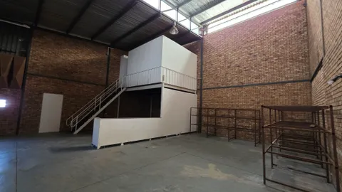 18 Sharland Street, Driehoek - 144m² - Unit 9 (9)